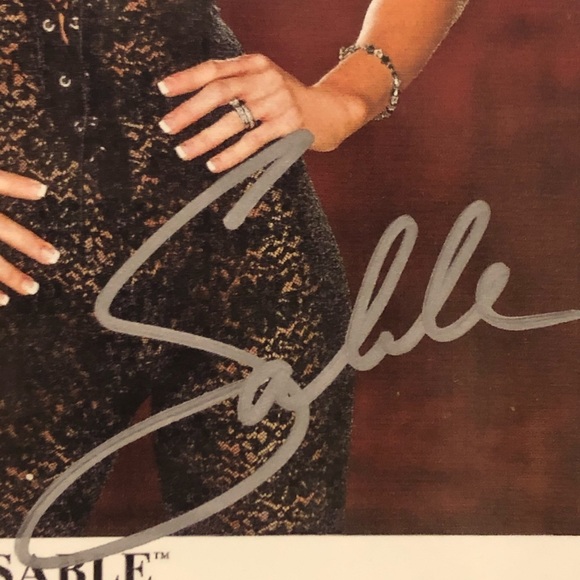 WWF diva Sable signed (Rp) 🖊 - Picture 2 of 3